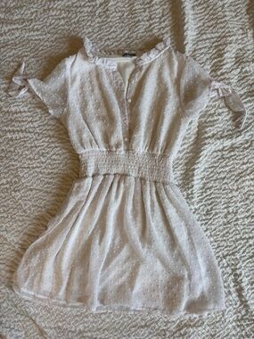 J for Justify White Swiss Dot Ruffle Top